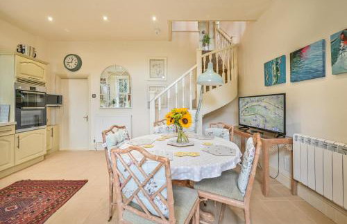 The Town House at Muntham- Luxury Holiday Home with Hot Tub - Photo 19