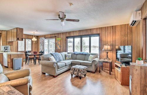 Cabin Getaway with Private Dock, Walk to Trail! - Foto 3