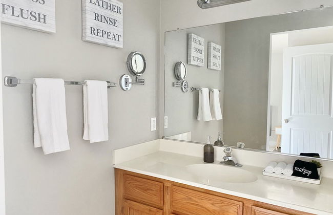 DT Reno - Modern Home Private Patio Workspace - Photo 16