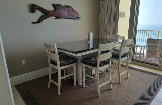 Stunning 16th Floor Condo with Fitness Center, Hot Tubs, Pools, and Beach Access - Unit 1606 by RedAwning - Foto 15