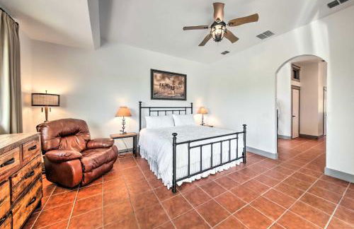 Ladera Wimberley Estate on 13 Acres with Hot Tub - Foto 12