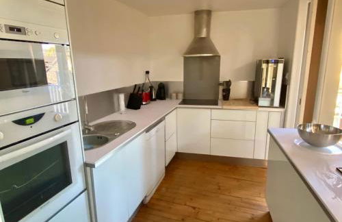 Superbe LOFT centre-ville - Sauna - parking privé -Clim- 1 à 10personnes - Foto 23