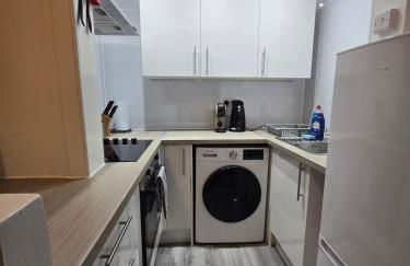 Comfy Semi-Central Stay near Entertainment Park - Foto 10