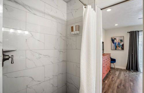 Winter Retreat 3b 3ba Huge backyard Mins from Downtown - Foto 27