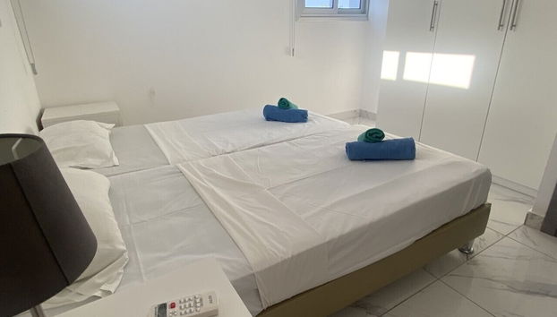 Nissi Adonis Suites - Foto 3, Habitación