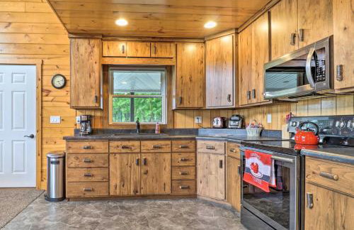 Cozy Haven of Rest Home with Amish Country Views! - Foto 6