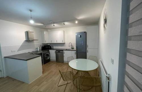 2 Bed-sleeps4-parking-balcony-nearcitycentre - Foto 13