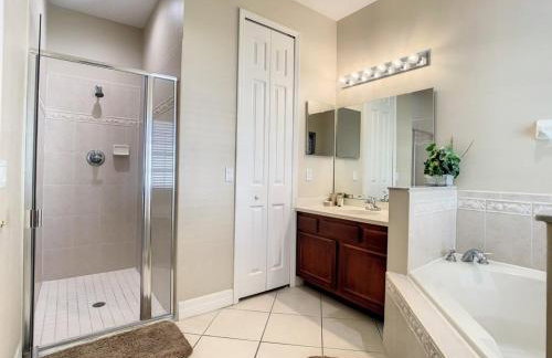 Fantastic 7 Bed 6 Bath in Prestigious Gated Comm, villa - Foto 35