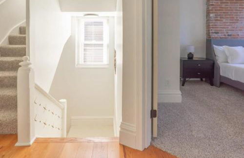 Spacious and Cozy St Louis Gem ABODEbucks - Photo 33