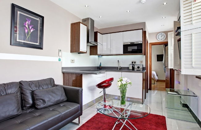 Baker Street Suites - Photo 70