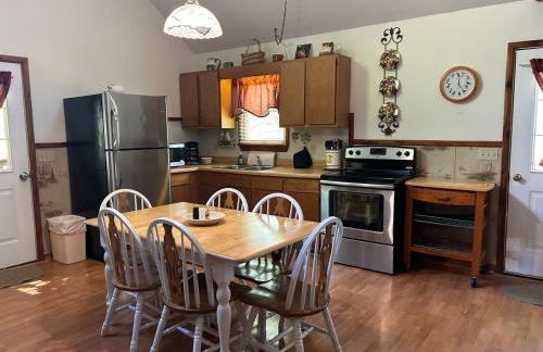 Deluxe Cabin #17 with Jacuzzi on Patoka Lake in Southern Indiana - Foto 5