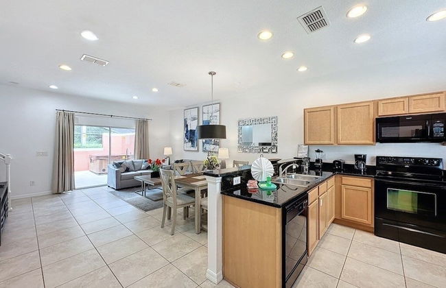 Amazing Townhouse Close To Disney 2 Bed 2.5 Bath 2 Bedroom Townhouse by RedAwning - Foto 10