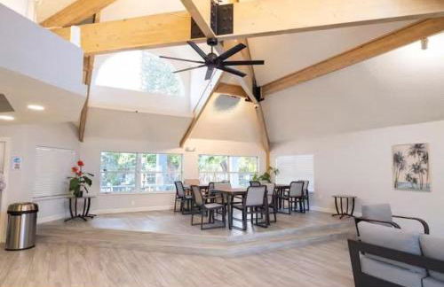 3BR Disney Home with Pool , Arcade and Hot Tub - Photo 3