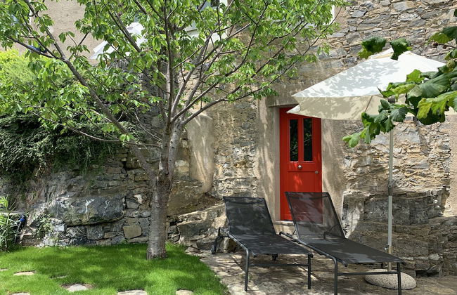 1 Bed Cottage Sleeps 4 Private Garden - Pool - Photo 9