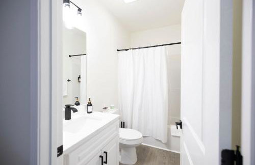 5 Min to Elon - 7 Min to Downtown - Washer and Dryer - Foto 9