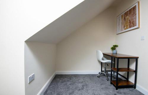 Luxury 5BDR with City Access, Free Parking and Wi-Fi - Photo 47
