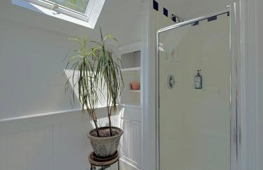 Beautiful House in the Woods, Huge Yard, Hot Tub - Foto 39