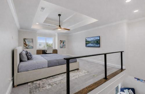 Luxury Oak Lawn Home | Game Room, Parking, Balcony - Foto 12