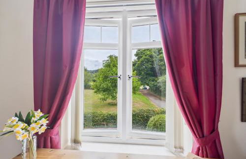 Large detached house near the sea - Photo 14