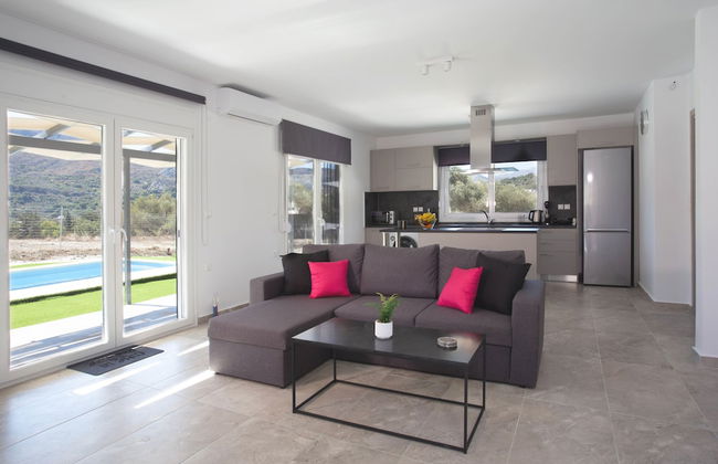 3-bed Villa in Palaioloutra With Private Pool - Foto 13