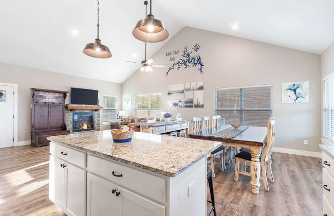 A Birds Eye Bridge View - 5 BDR w/ Private Hot Tub - Foto 47