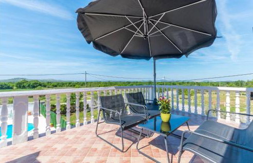 6 Bedroom Lovely Home In Ceranje Gornje - Foto 15