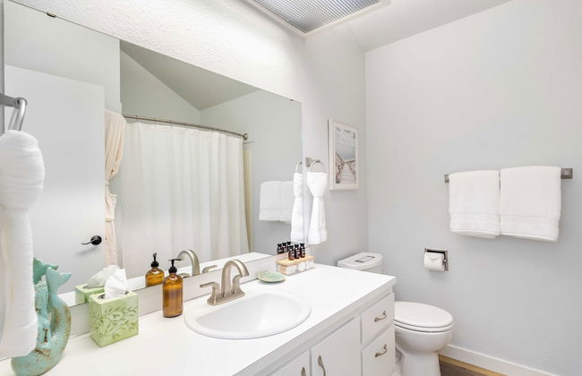 Beachcomber's Bliss by Avantstay Steps to the Beach Ocean Views - Photo 24