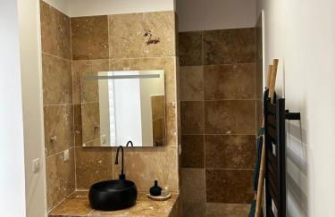 Cozy room apartment Nîmes Centre Coupole Arènes - Foto 15