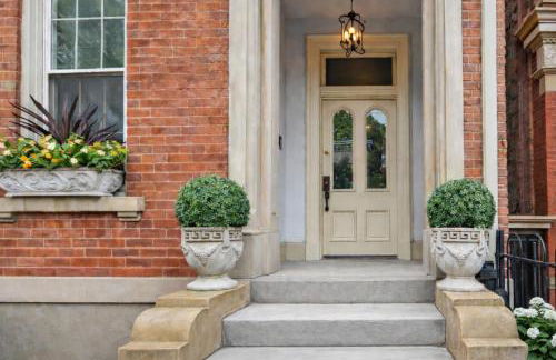 Walk to OTR! Hot Tub and Movie Room at Cincy Condo - Foto 23