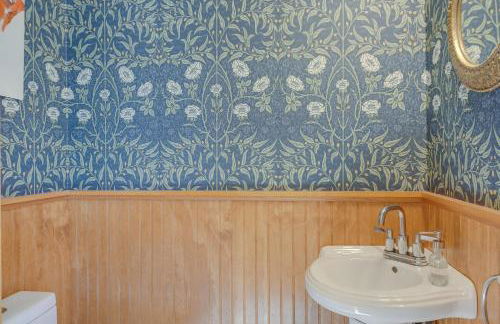 Chic Addison Home with Fire Pit on 8 Private Acres! - Photo 13