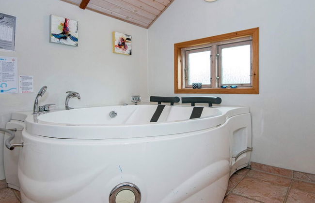 Modern Retreat With Hot Tub - By Traum Ferienwohnungen - Foto 13