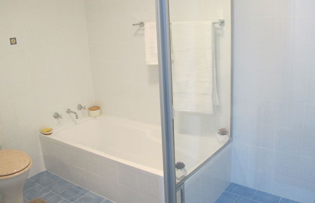 Sleek apartment Unit 87 - Photo 24