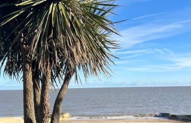 Stylish 3 Bed Apt Sea Views Near the Beach 2B - Foto 5