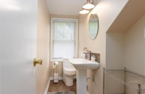 Stunning Apt w Rooftop & Game Room - Sleeps 10 - Foto 31