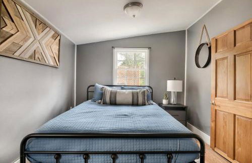 Creekside Cabin w Hot Tub, Fire Pit, Grill, WiFi! - Foto 17