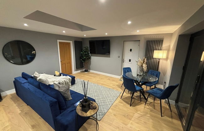 Sheffield-apartment-sleeps4-parking-hottub - Photo 22