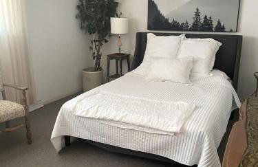 Peaceful Cabin Getaway Overlooking Tuscarawas River Valley in New Philadelphia, Ohio - Foto 5