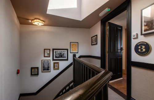 Round House Apartments - Photo 9