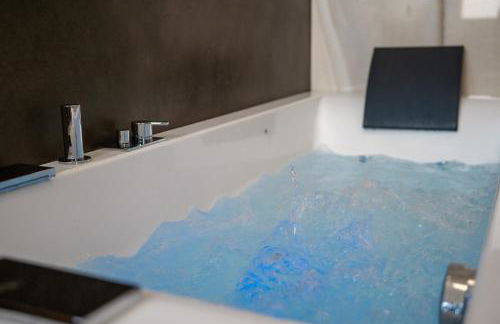 [Via Indipendenza] – Attico di lusso con Piscina - Photo 32