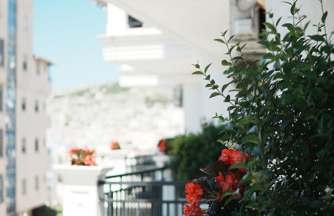 Apartments Flower Residence - Photo 40