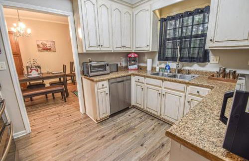 The Crimson Retreat Only 5 Miles to the Stadium BBQ Coffee Games - Foto 69