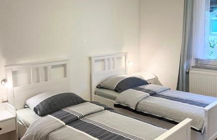 Düsseldorf Messe and Airport, 2-bedroom Apartment with Kitchen and Garden - Photo 1