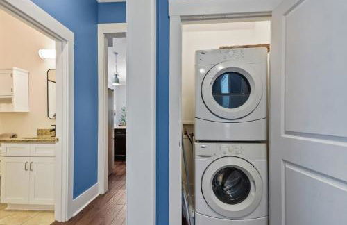 Renovated Dog Friendly Duplex Near Food & Fun Fully Fenced Yard and Private Parking - Foto 19