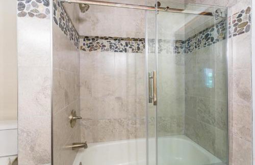 Riverfront Log Cabin Hot Tub, Mtn Views & Hottub - Foto 22