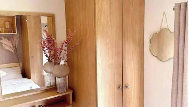 Harwich - Caravan - Sleeps 10 - Garden - Pool - Foto 2, Habitación