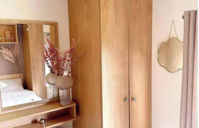 Harwich - Caravan - Sleeps 10 - Garden - Pool - Foto 2