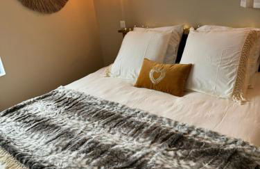 Duplex Safari jusqu'à 4 personnes, Spa, cinéma et lit sous les arbres, day use, 10 min centre - Foto 21