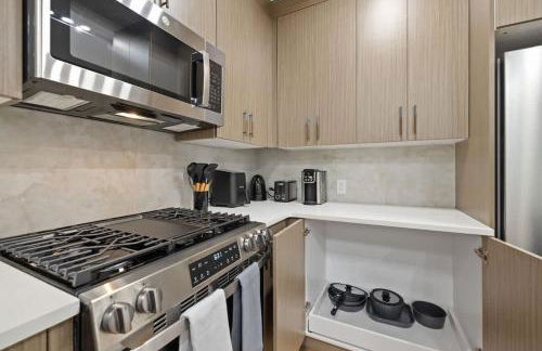 Luxury Brand New 3BED Gem 20 Minutes to NYC - Photo 14