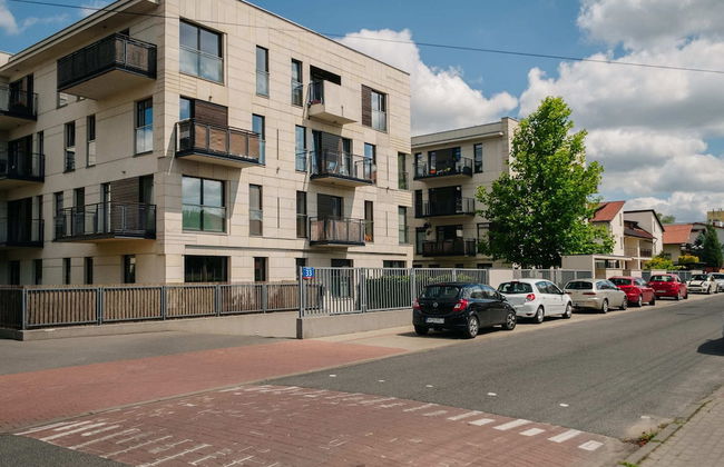 Modern Apartment Across the Ponds - Foto 31