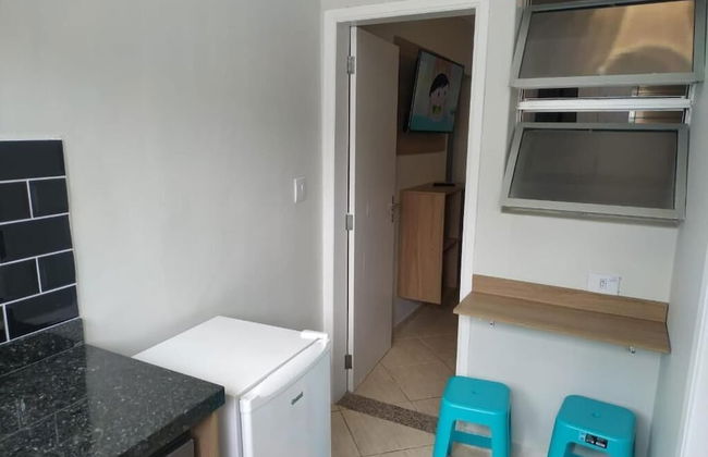 Kitnet com ar na praia das Astúrias - Foto 12